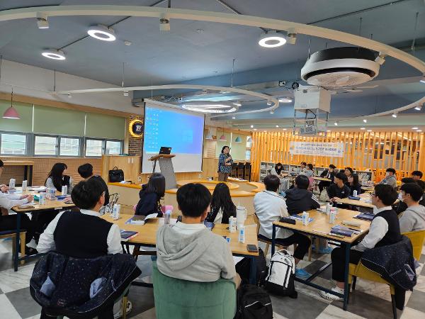 학교연합 비경쟁독서토론 프로그램 운영